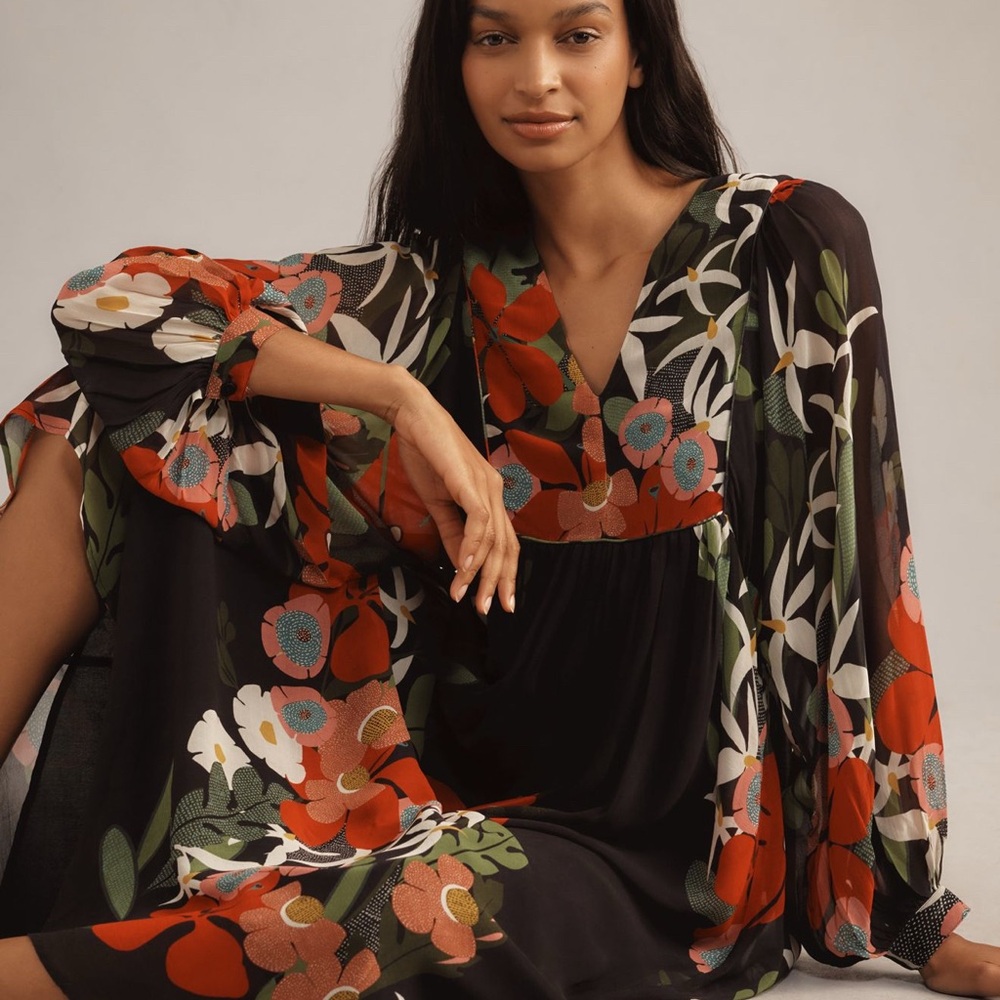 FARM Rio Long Sleeve V-Neck Floral Dress